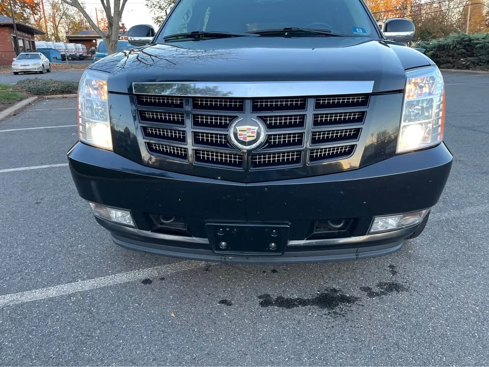 2010 Cadillac Escalade & EXT 3rd Gen - Image 2 of 10