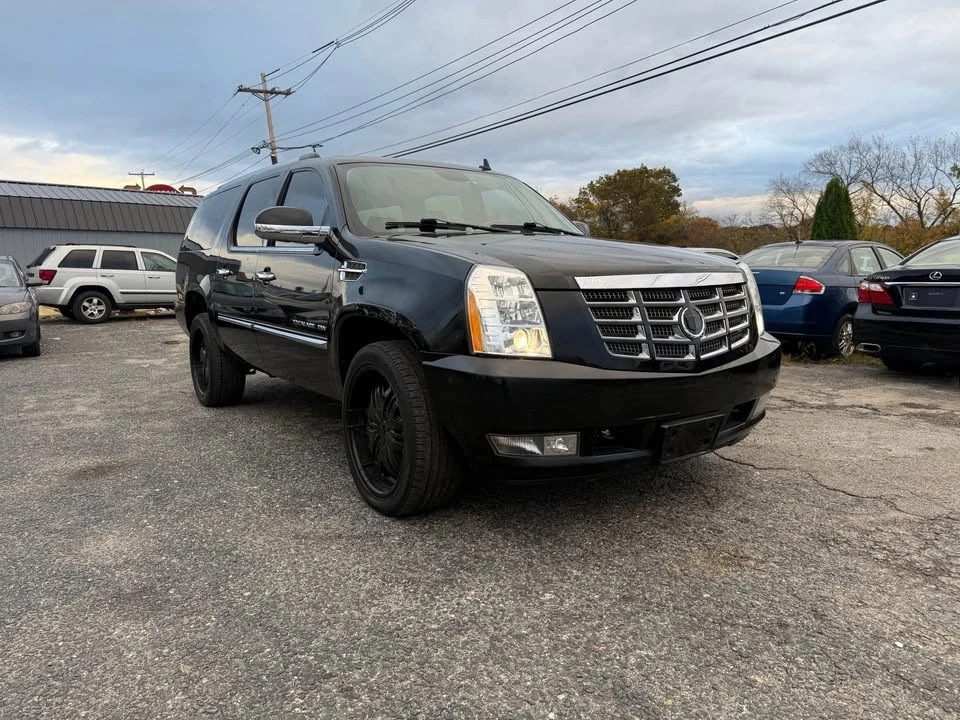 2010 Cadillac Escalade & EXT 3rd Gen - Image 2 of 20