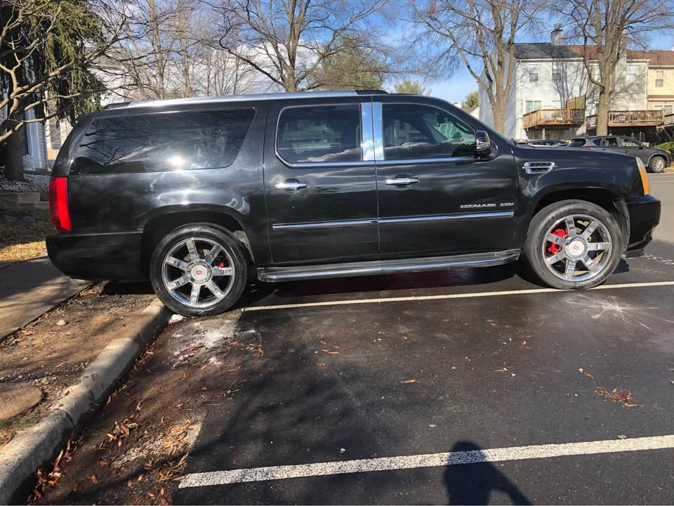 2010 Cadillac Escalade & EXT 3rd Gen - Image 5 of 5