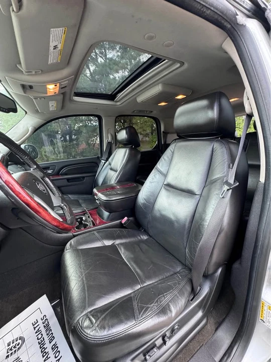 2010 Cadillac Escalade & EXT 3rd Gen - Image 16 of 20