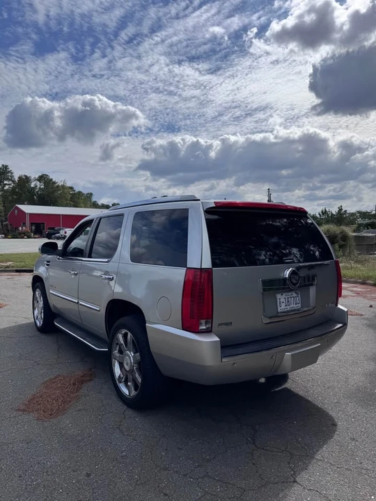 2010 Cadillac Escalade & EXT 3rd Gen - Image 2 of 20