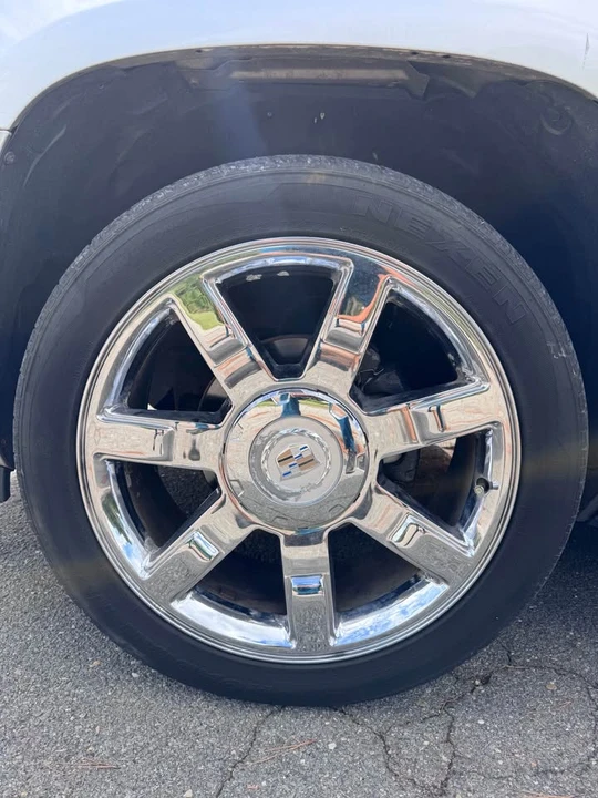 2010 Cadillac Escalade & EXT 3rd Gen - Image 6 of 20