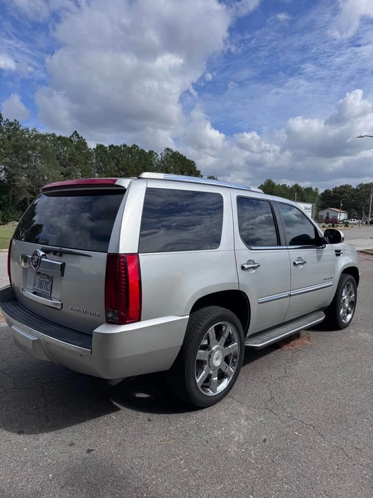 2010 Cadillac Escalade & EXT 3rd Gen - Image 18 of 20