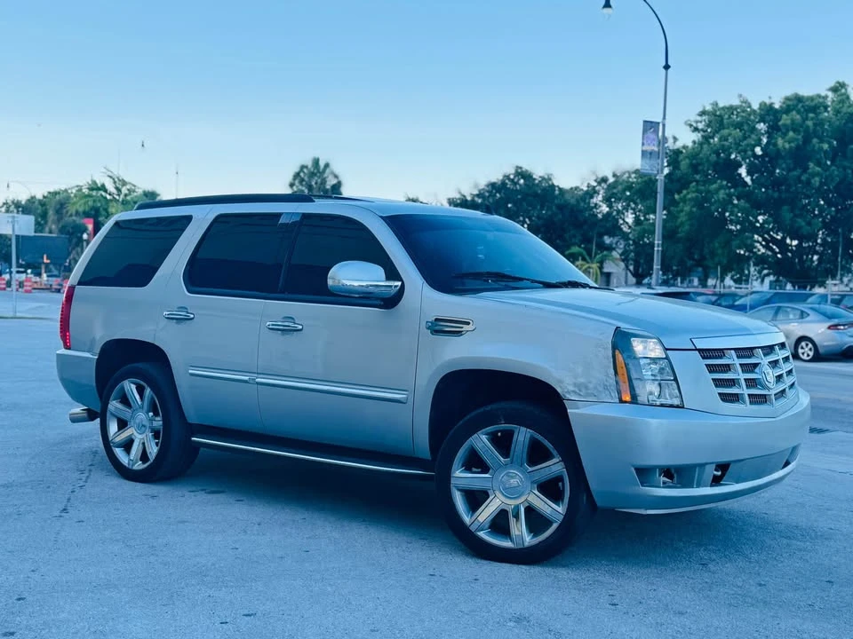 2010 Cadillac Escalade & EXT 3rd Gen - Image 15 of 17