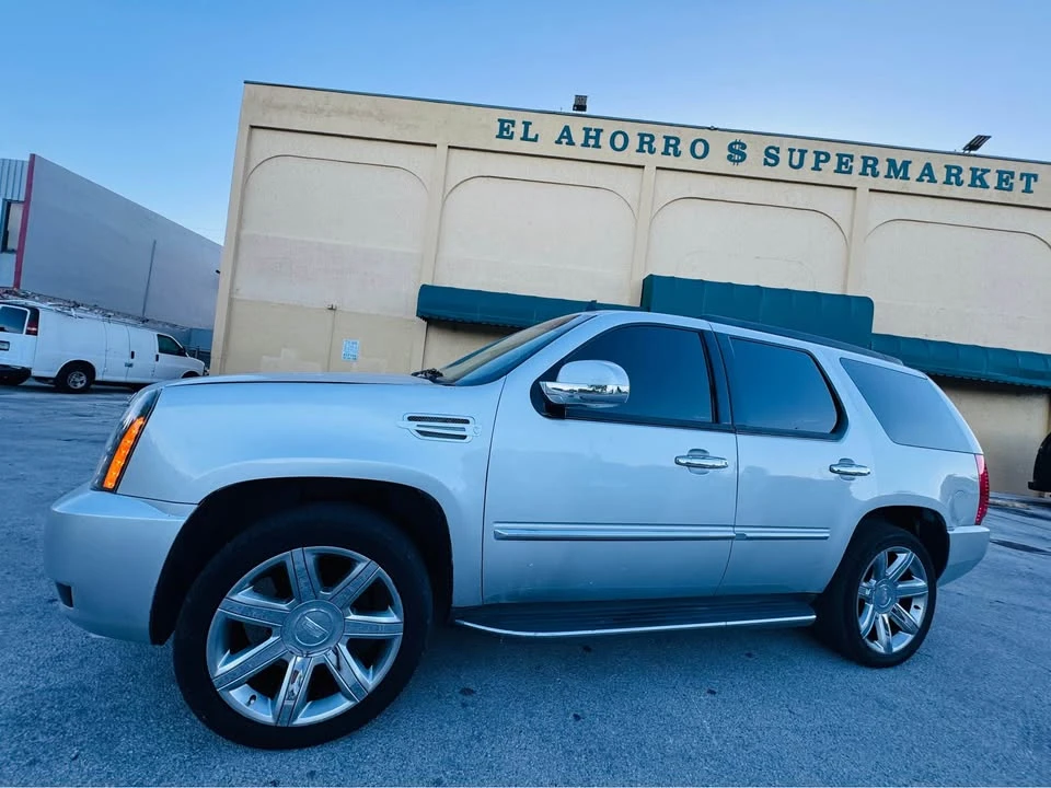 2010 Cadillac Escalade & EXT 3rd Gen - Image 14 of 17