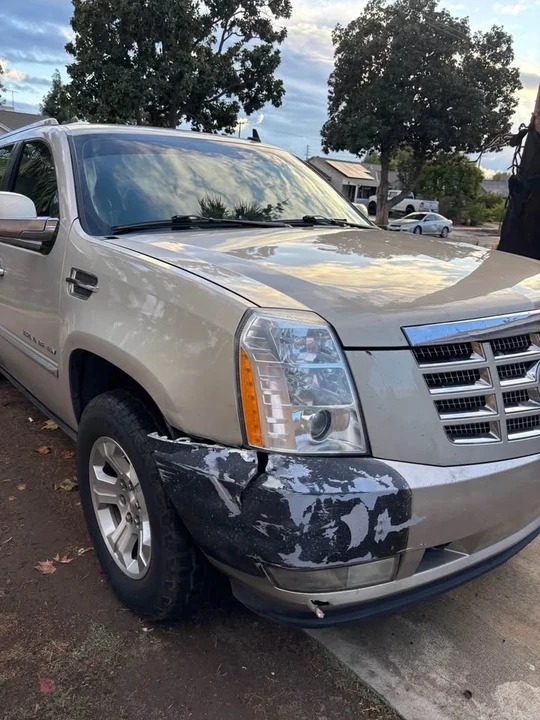 2010 Cadillac Escalade & EXT 3rd Gen - Image 2 of 5