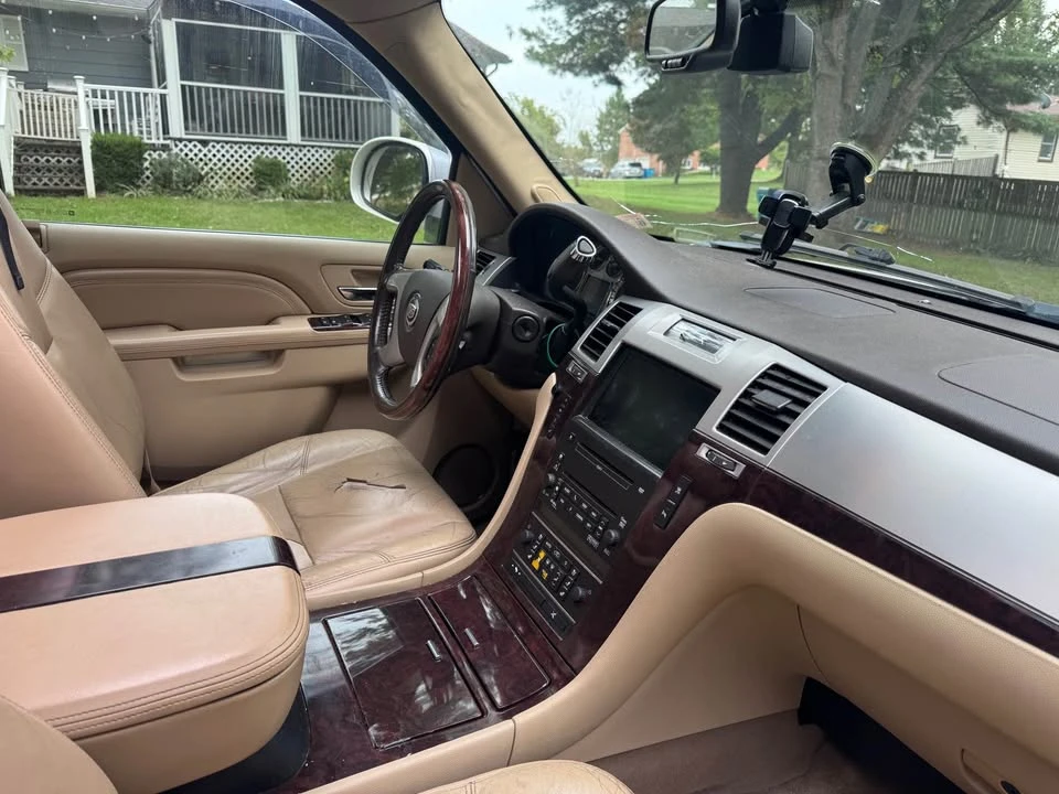 2010 Cadillac Escalade & EXT 3rd Gen - Image 14 of 17