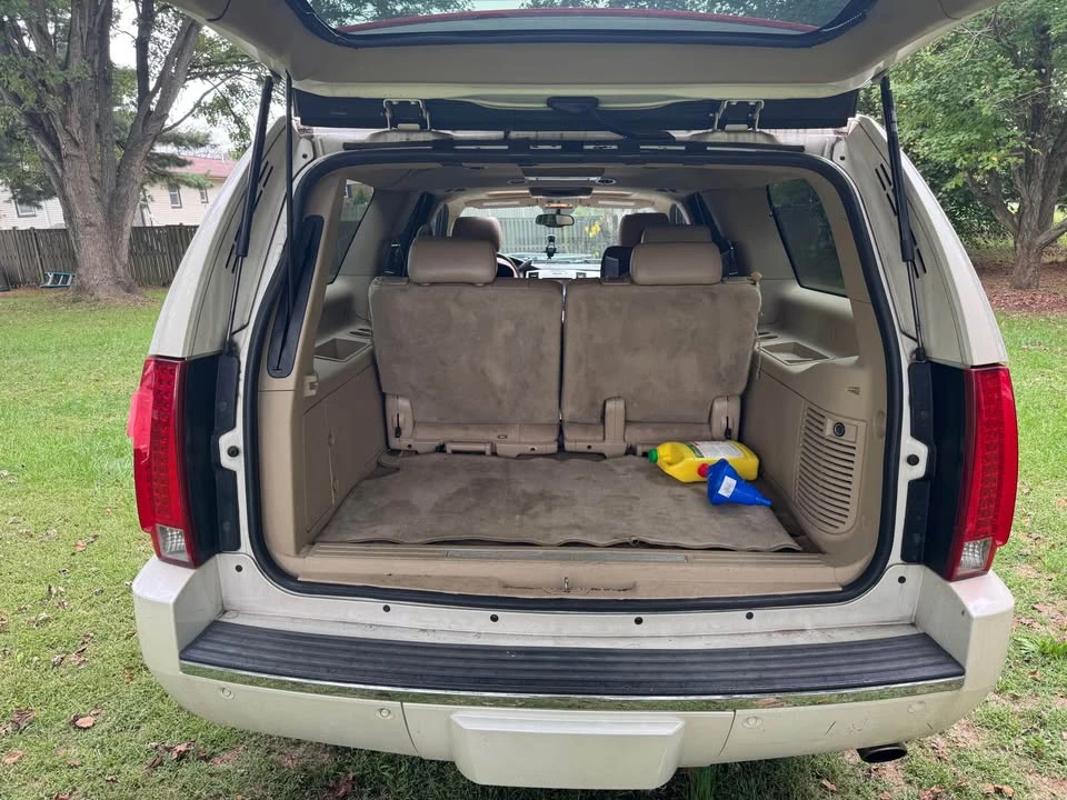 2010 Cadillac Escalade & EXT 3rd Gen - Image 8 of 17