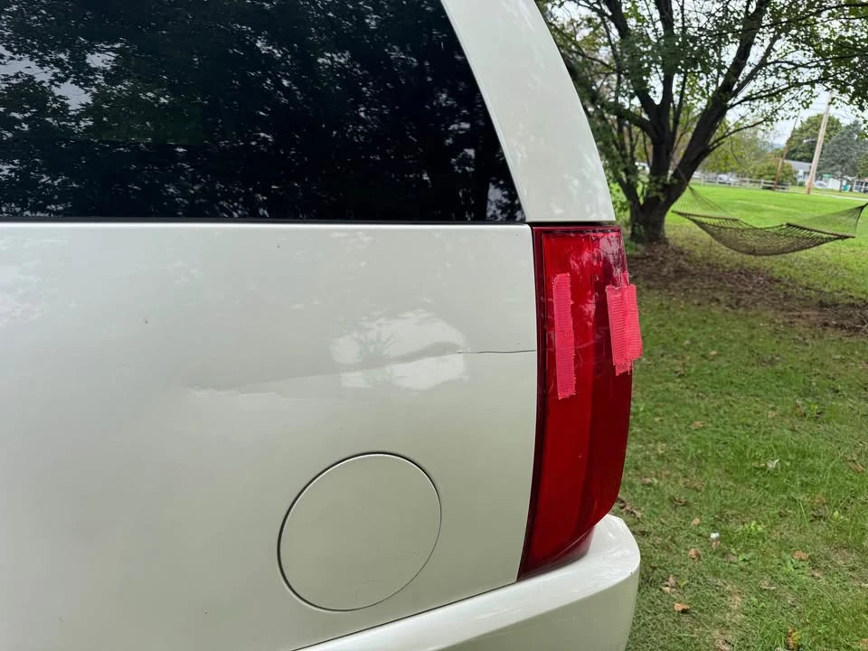 2010 Cadillac Escalade & EXT 3rd Gen - Image 5 of 17