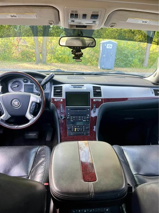 2010 Cadillac Escalade & EXT 3rd Gen - Image 5 of 10