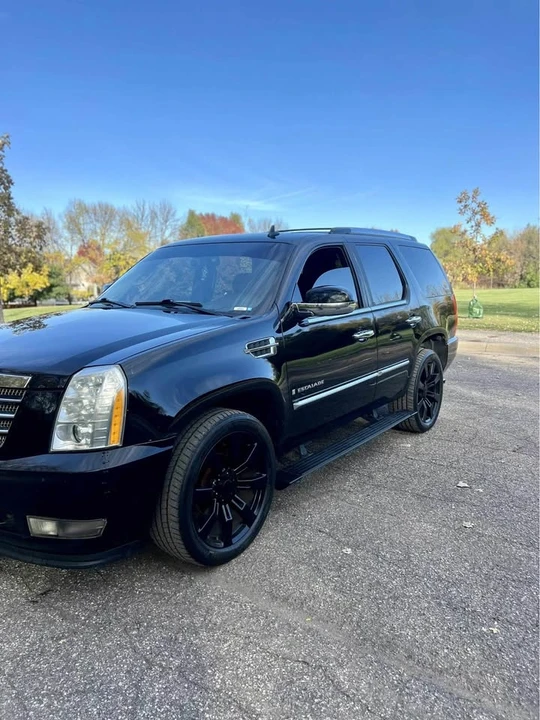 2010 Cadillac Escalade & EXT 3rd Gen - Image 10 of 10