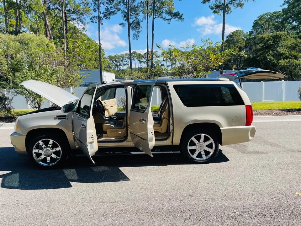 2010 Cadillac Escalade & EXT 3rd Gen - Image 10 of 19
