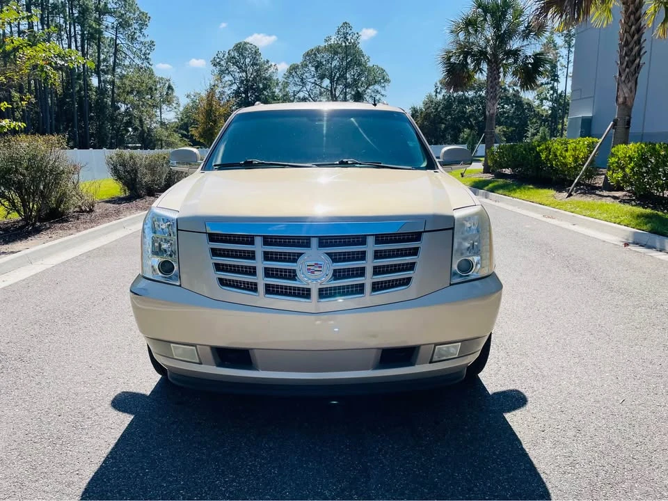 2010 Cadillac Escalade & EXT 3rd Gen - Image 4 of 19