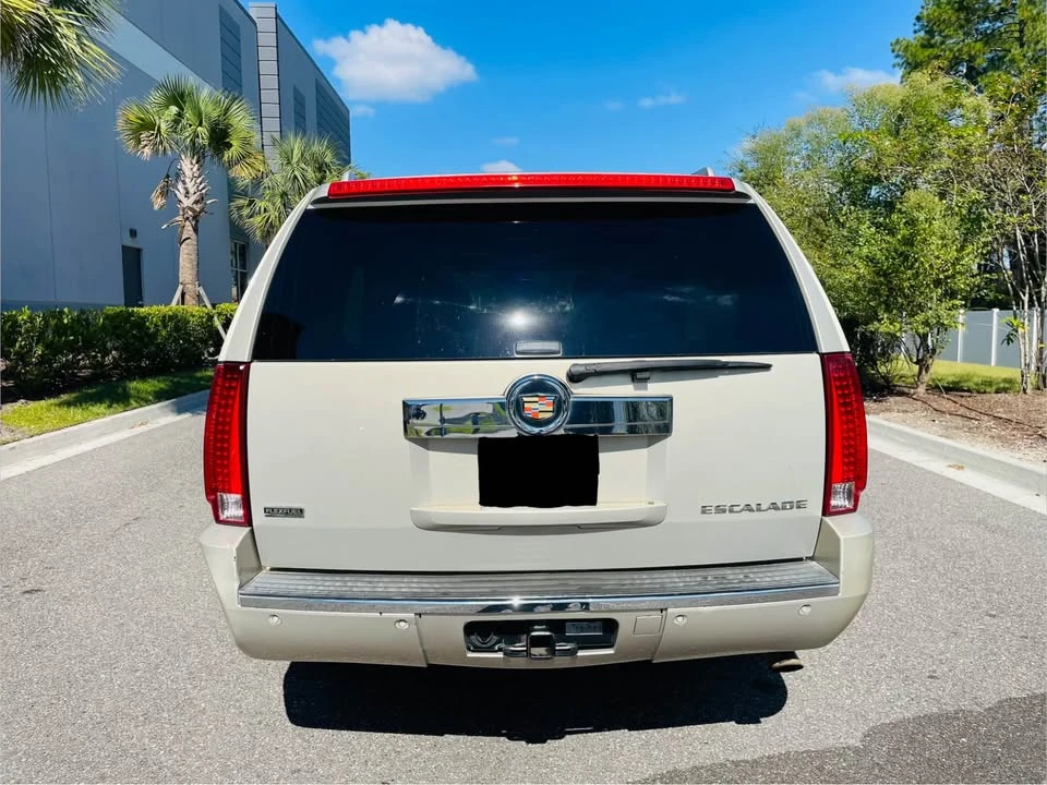 2010 Cadillac Escalade & EXT 3rd Gen - Image 5 of 19