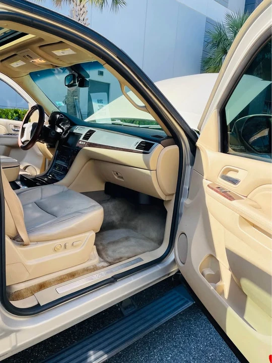 2010 Cadillac Escalade & EXT 3rd Gen - Image 14 of 19