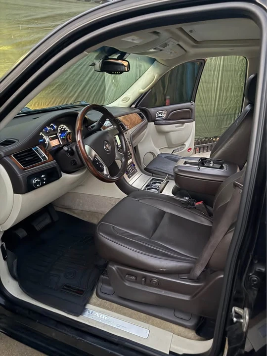 2010 Cadillac Escalade & EXT 3rd Gen - Image 3 of 4