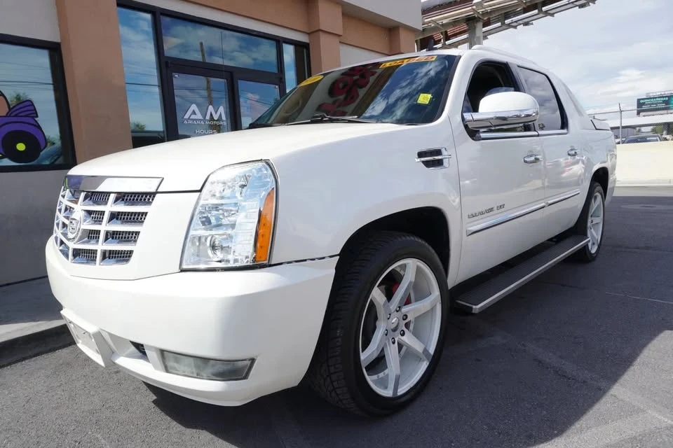 2010 Cadillac Escalade & EXT 2nd Gen - Image 2 of 20