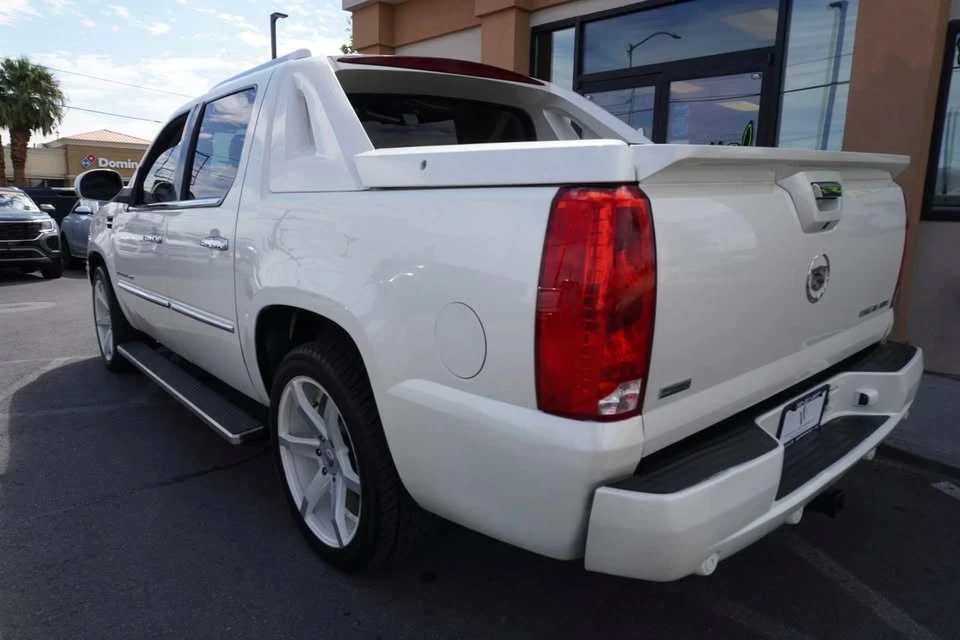 2010 Cadillac Escalade & EXT 2nd Gen - Image 18 of 20