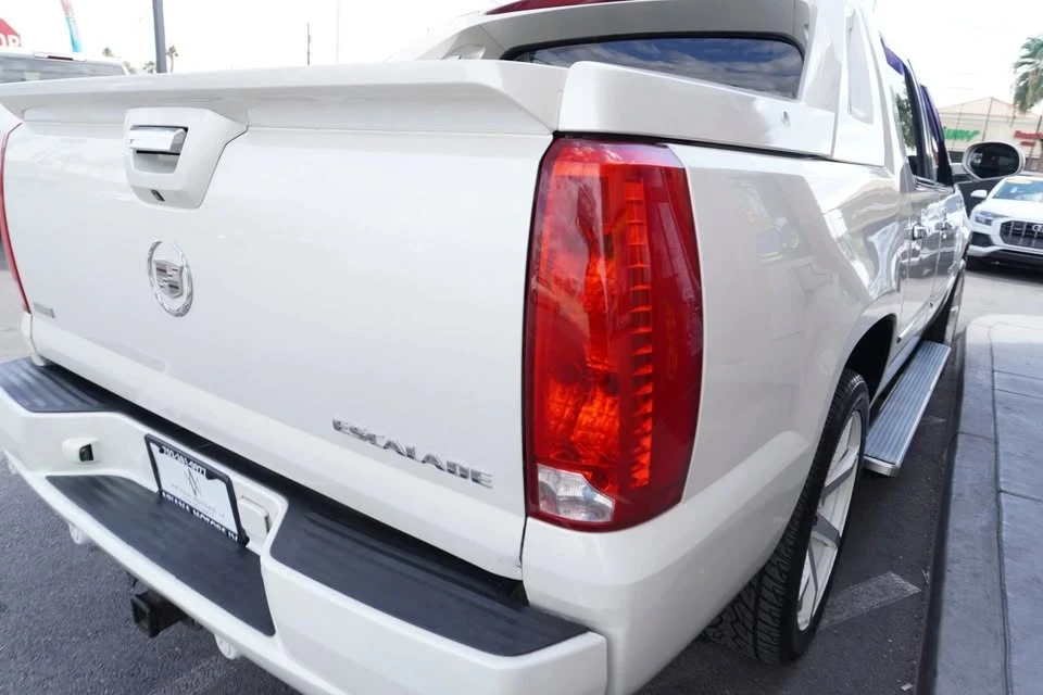 2010 Cadillac Escalade & EXT 2nd Gen - Image 11 of 20