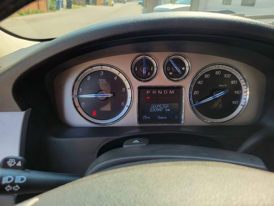 2010 Cadillac Escalade & EXT 2nd Gen - Image 3 of 7
