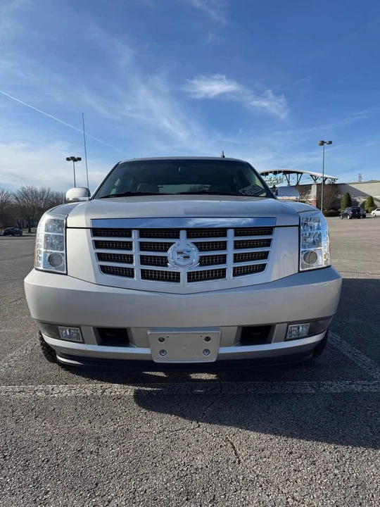 2010 Cadillac Escalade & EXT 3rd Gen - Image 2 of 18