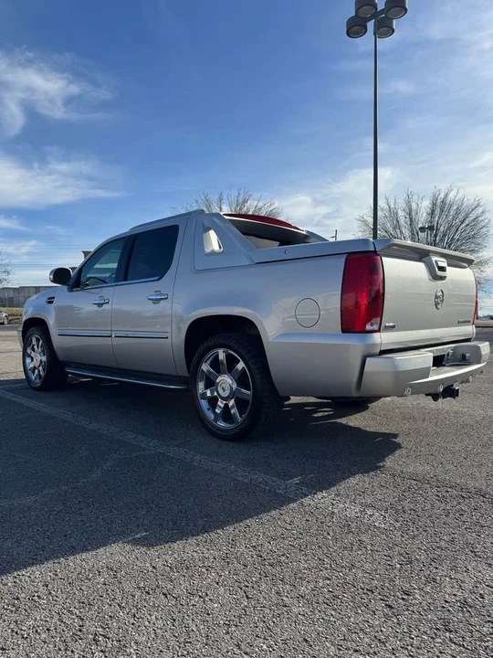 2010 Cadillac Escalade & EXT 3rd Gen - Image 7 of 18