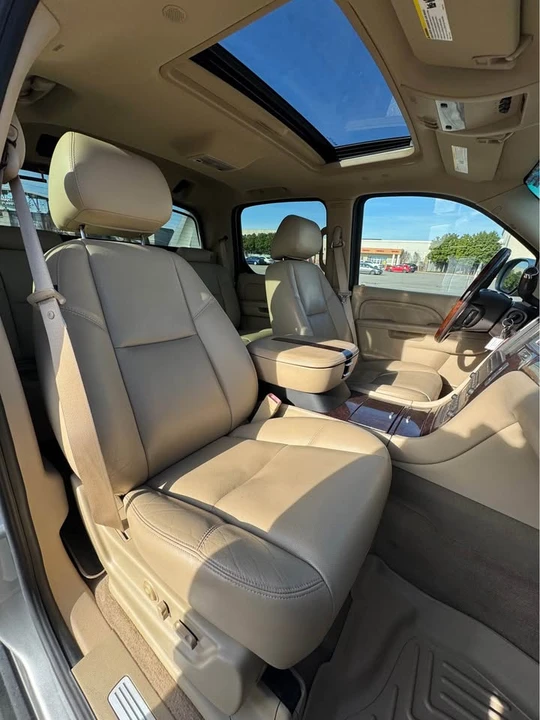2010 Cadillac Escalade & EXT 3rd Gen - Image 17 of 18