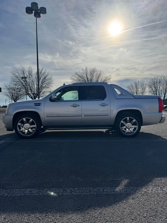 2010 Cadillac Escalade & EXT 3rd Gen - Image 8 of 18