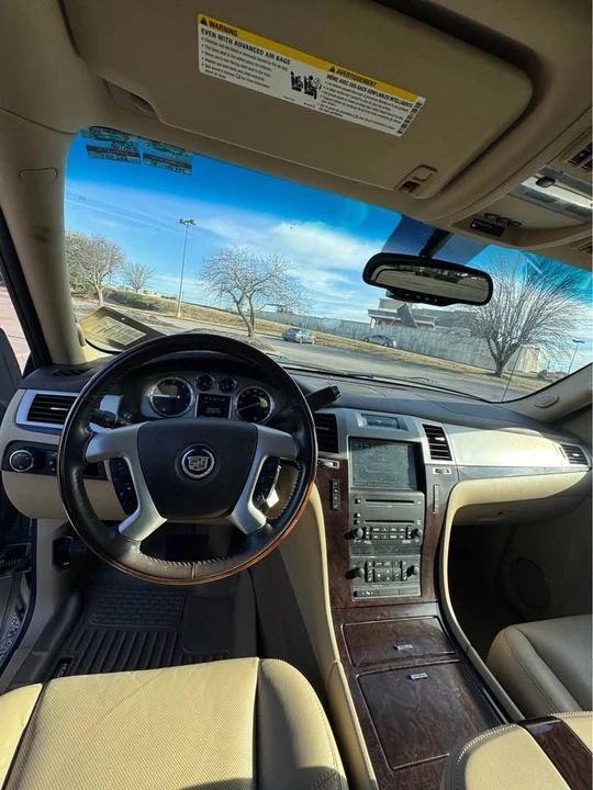 2010 Cadillac Escalade & EXT 3rd Gen - Image 10 of 18