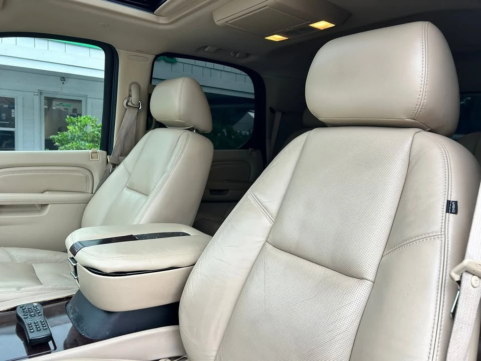 2010 Cadillac Escalade & EXT 3rd Gen - Image 6 of 19