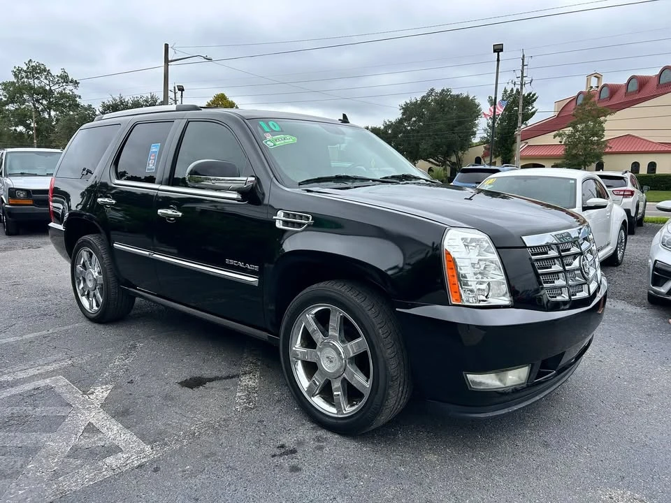 2010 Cadillac Escalade & EXT 3rd Gen - Image 3 of 19