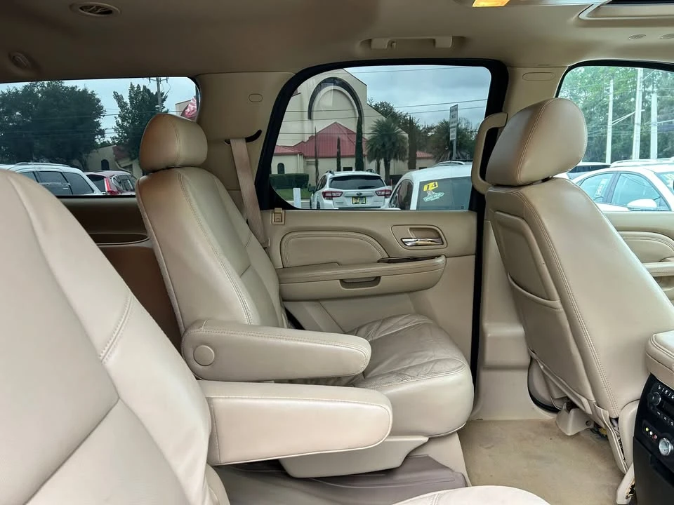 2010 Cadillac Escalade & EXT 3rd Gen - Image 15 of 19