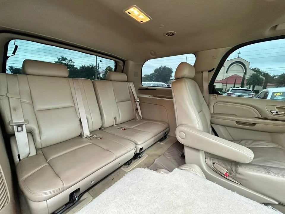 2010 Cadillac Escalade & EXT 3rd Gen - Image 17 of 19