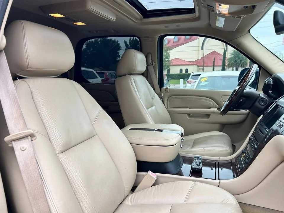 2010 Cadillac Escalade & EXT 3rd Gen - Image 19 of 19