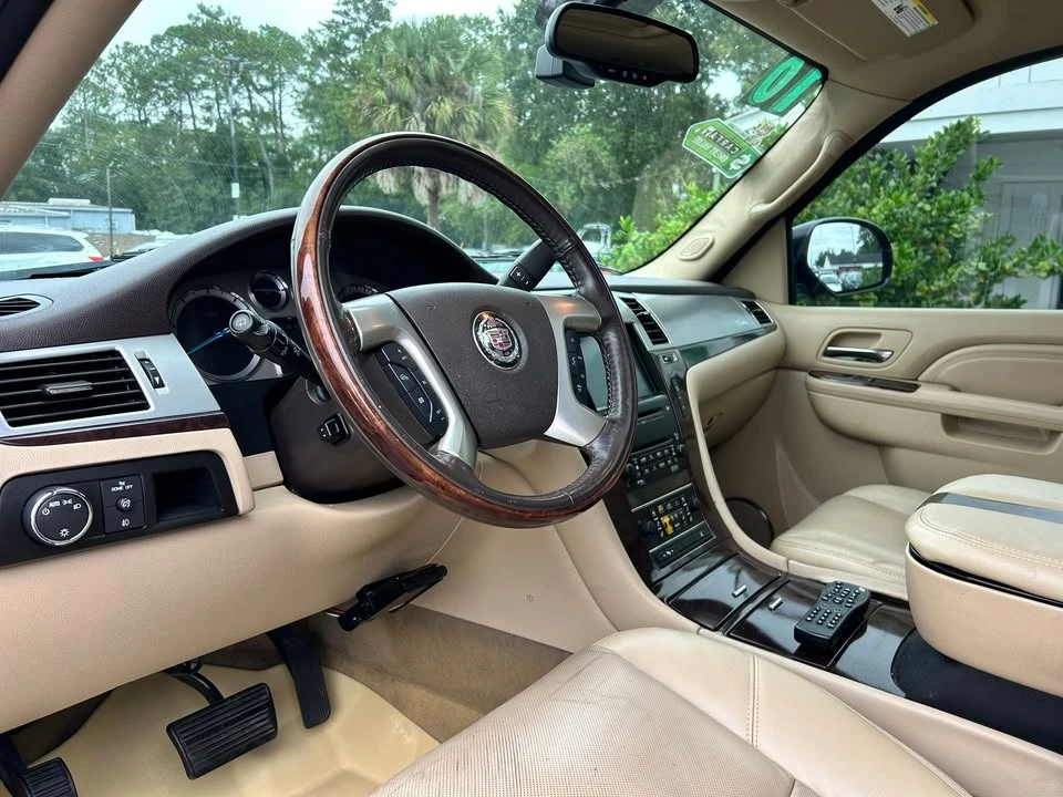 2010 Cadillac Escalade & EXT 3rd Gen - Image 5 of 19