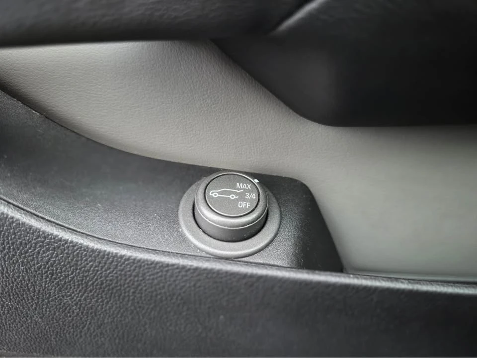 2010 Cadillac SRX - Image 18 of 20