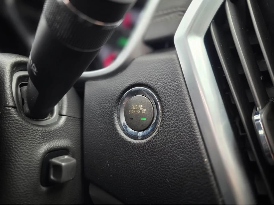 2010 Cadillac SRX - Image 15 of 20