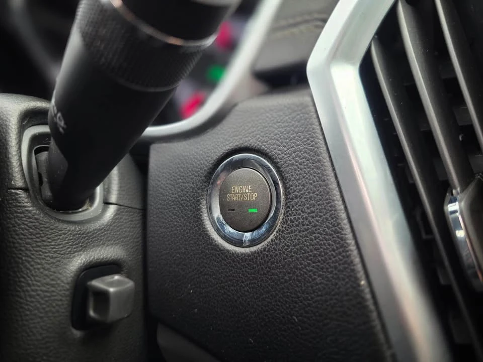 2010 Cadillac SRX - Image 15 of 19