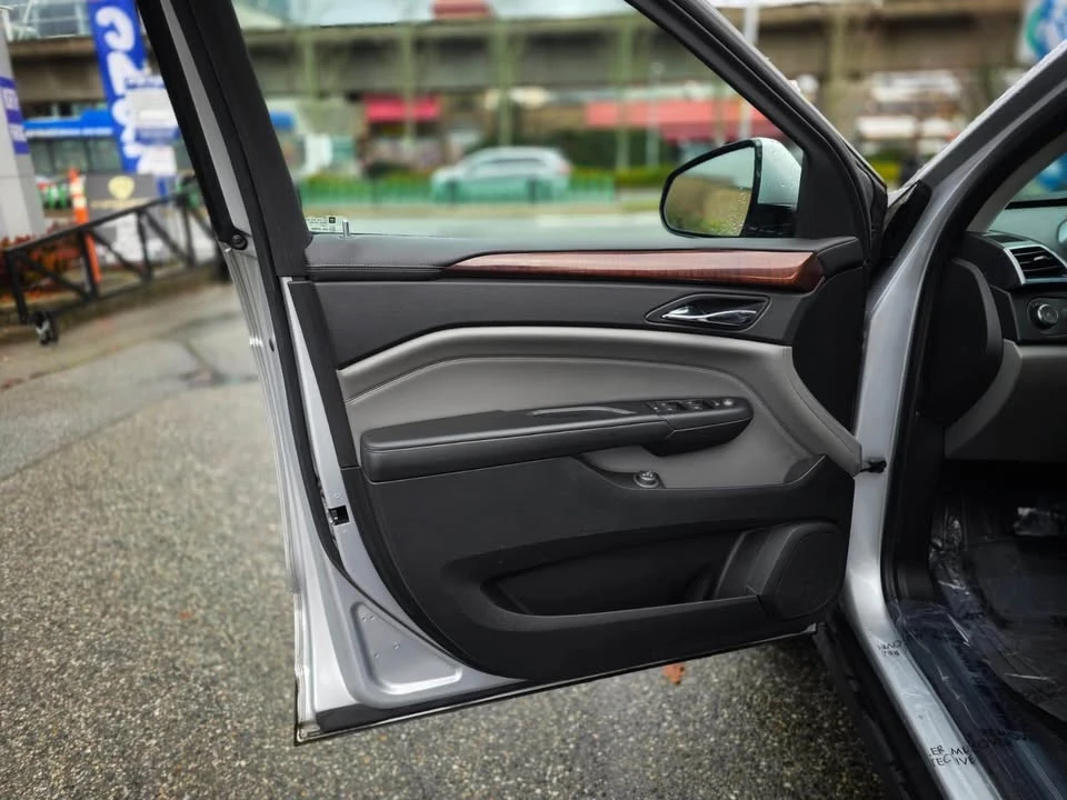 2010 Cadillac SRX - Image 7 of 19