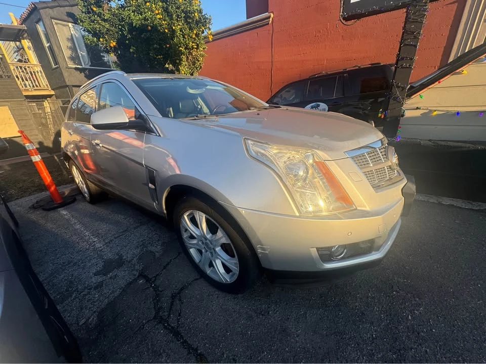 2010 Cadillac SRX - Image 5 of 6