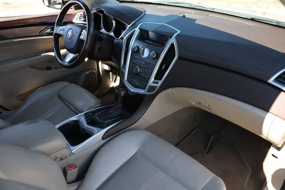2010 Cadillac SRX - Image 19 of 20