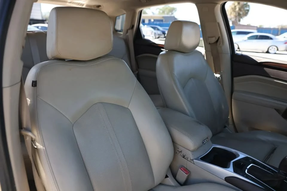 2010 Cadillac SRX - Image 18 of 20