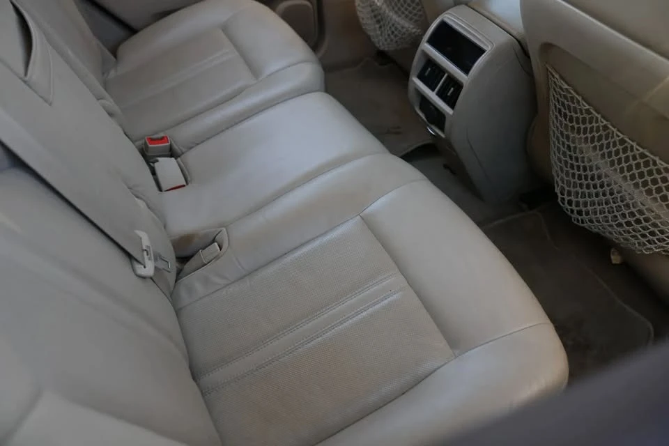 2010 Cadillac SRX - Image 16 of 20