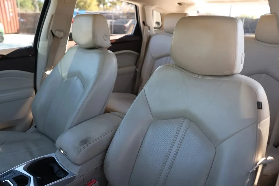 2010 Cadillac SRX - Image 13 of 20