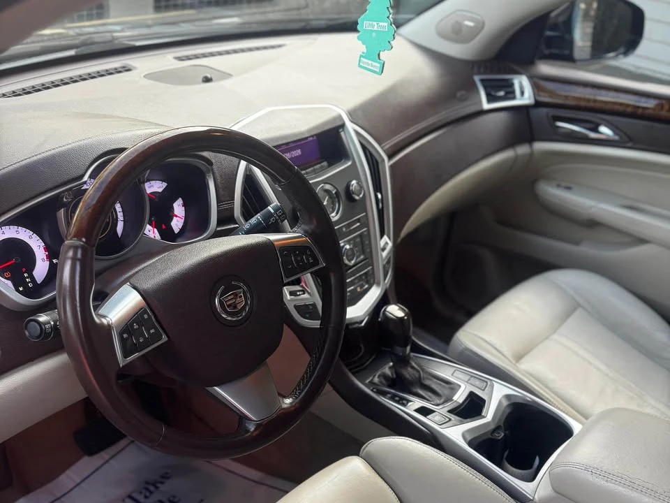 2010 Cadillac SRX - Image 9 of 17