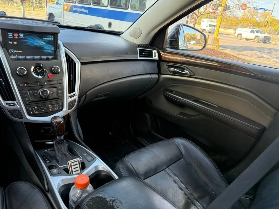 2010 Cadillac SRX - Image 8 of 9