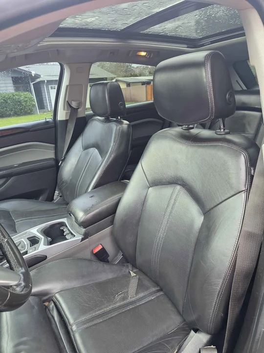 2010 Cadillac SRX - Image 15 of 19