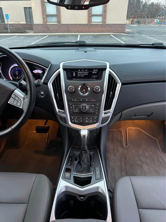 2010 Cadillac SRX - Image 12 of 18
