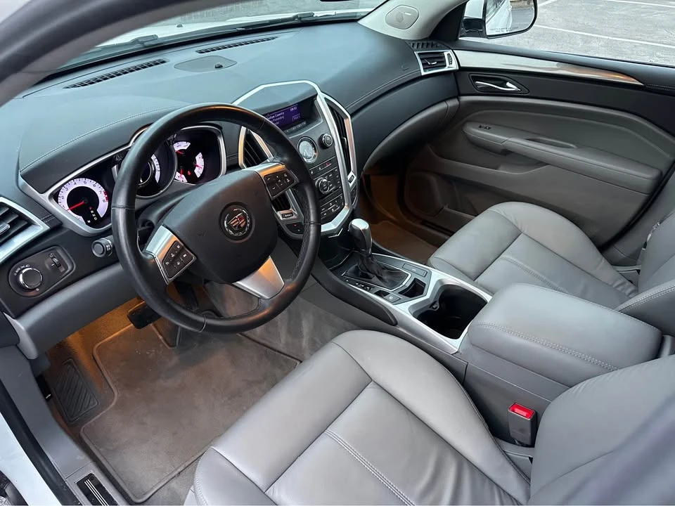 2010 Cadillac SRX - Image 10 of 18