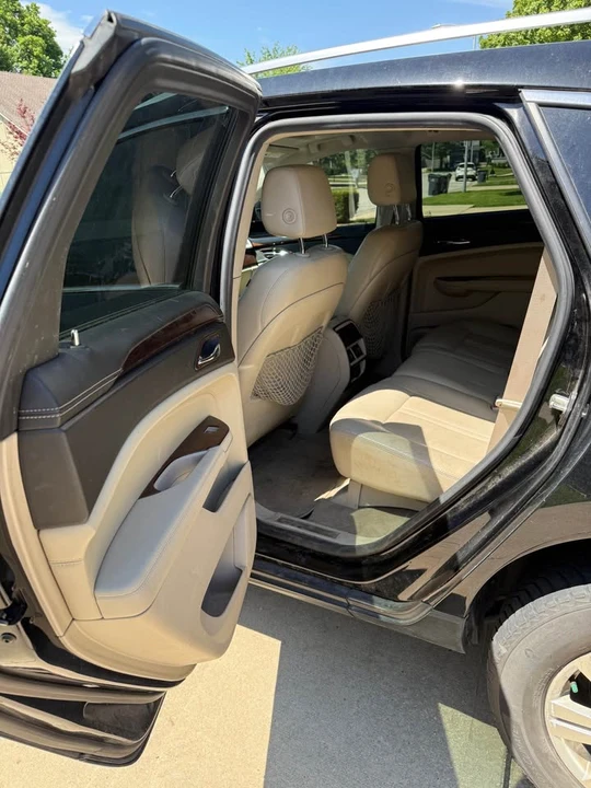 2010 Cadillac SRX - Image 5 of 10